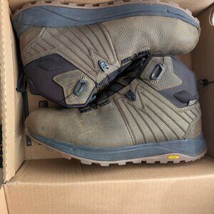 Irish Setter Cascade Waterproof Aluminum Toe Work Boots With Inserts